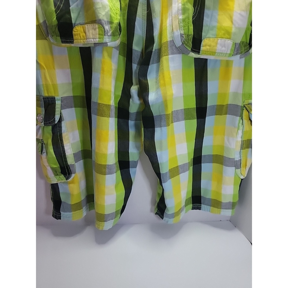 Vtg. Coogi Cargo Shorts Baggy Y2K Pastel Green,Yellow,Blue Embroidered Size 42 - Picture 12 of 14